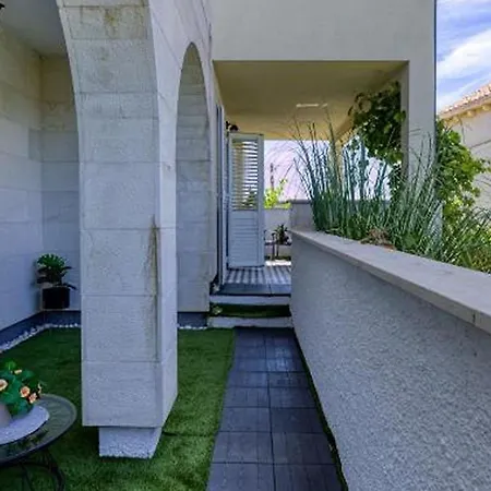 Mayla Family House 아파트